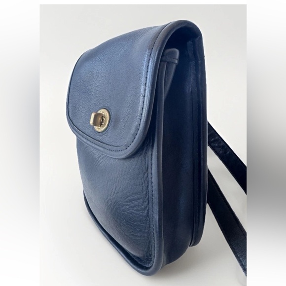 Vintage Coach Classic Black Leather Small Side Pack Turn Lock 9978 - Picture 2 of 15